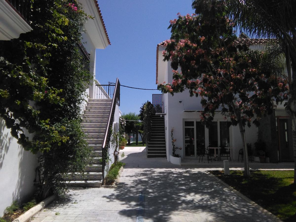 Hostal Las Cumbres Кониль-де-ла-Фронтера Экстерьер фото